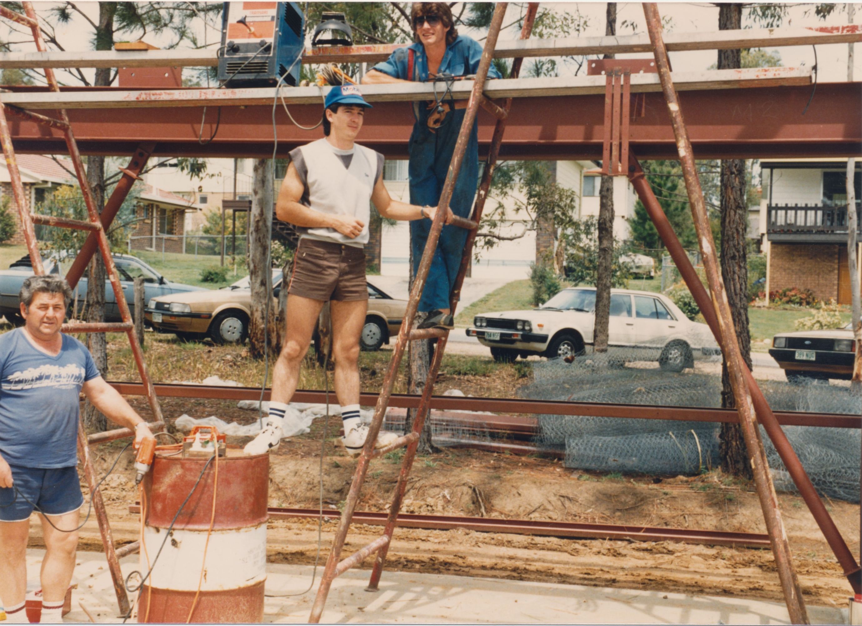 4 workers 4