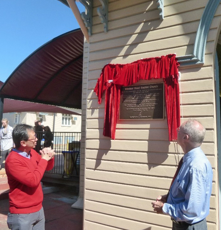 Plaque 5 unveiling